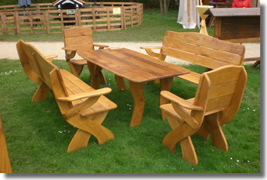 Hochlehnige Sitzgruppe